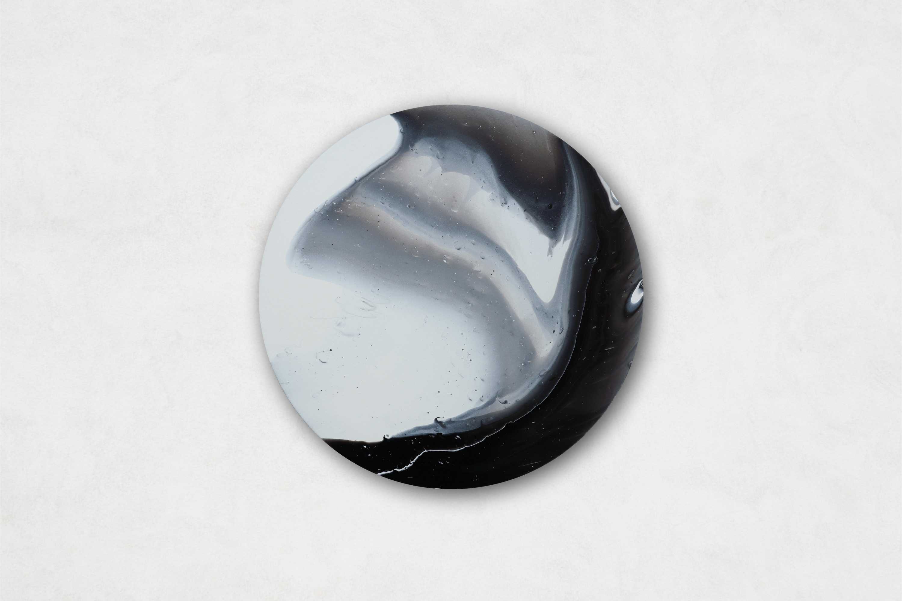03-210331_round_40_black